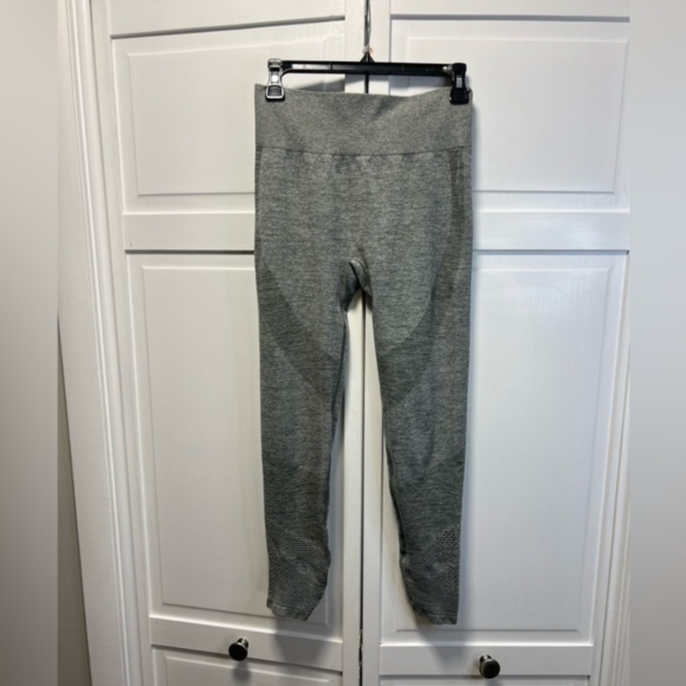 Pink By Victoria’s Secret Seamless Leggings Size Women’s Medium Color Olive Marl